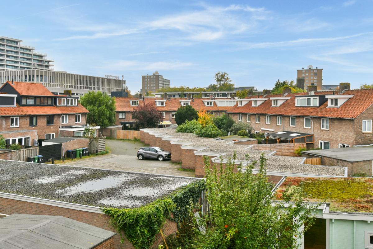 Tussenwoning te koop: Govert Flincklaan 11, Amstelveen
