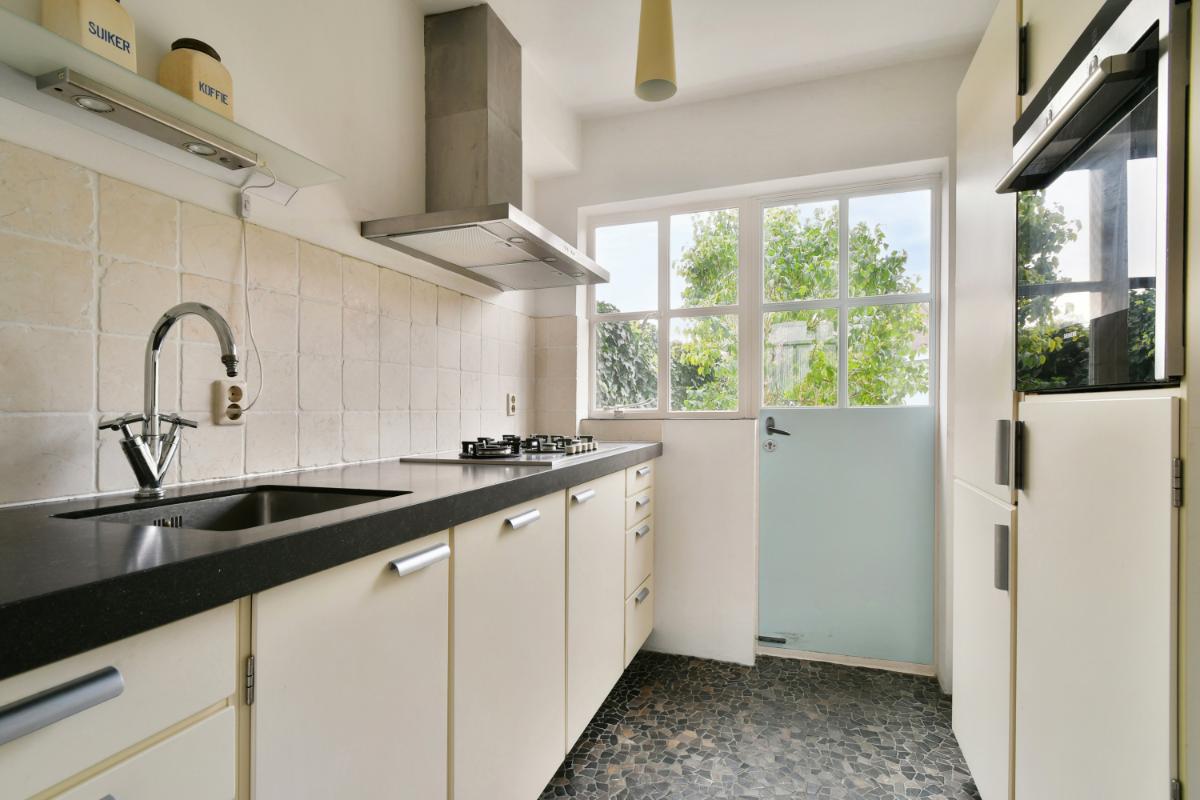 Tussenwoning te koop: Govert Flincklaan 11, Amstelveen