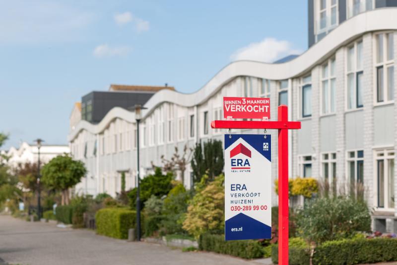 ERA bord Verkocht Binnen 3 maanden in straat